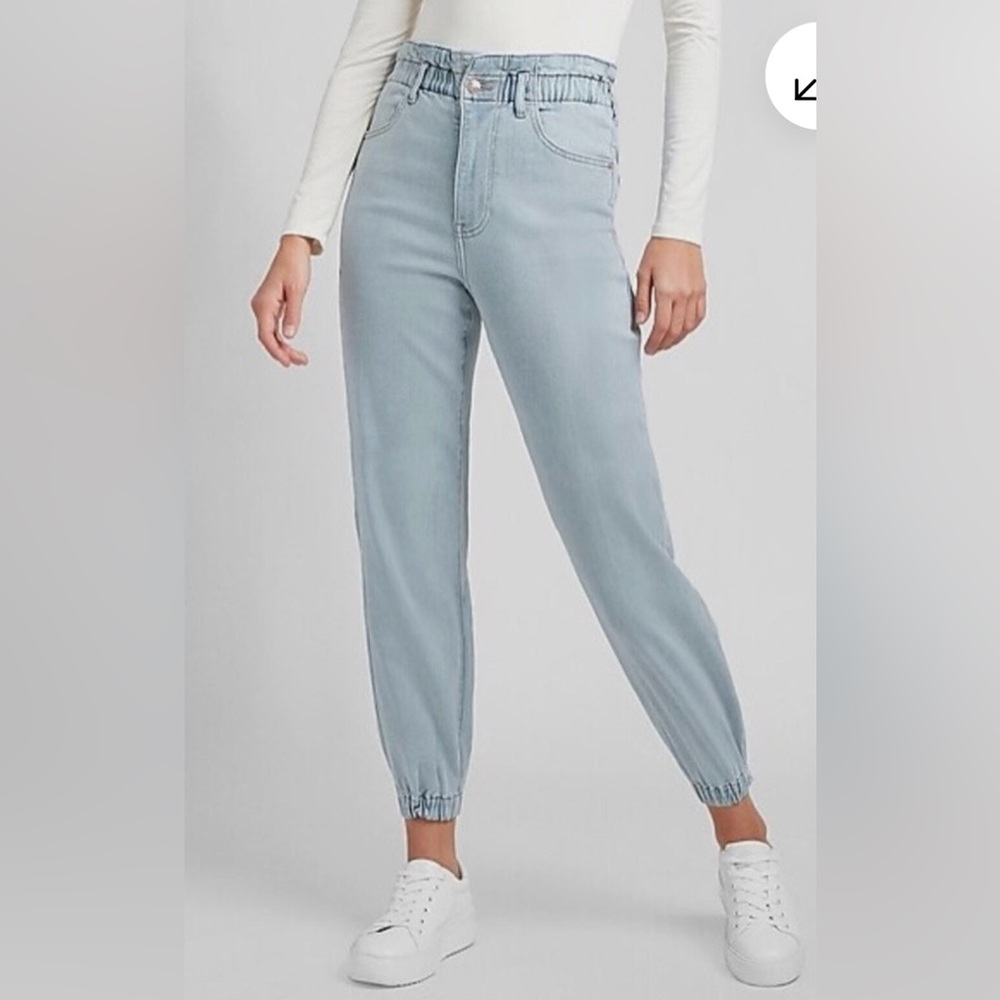 NWOT EXPRESS Denim Joggers Sz 0 Super Soft High Waist light wash